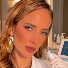 Nathalia, especialista em depilação e clareamento a laser do Spa Diamond La Evidence